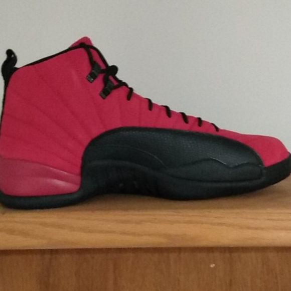 JORDAN RETRO 12 REVERSE FLU - Picture 2 of 4